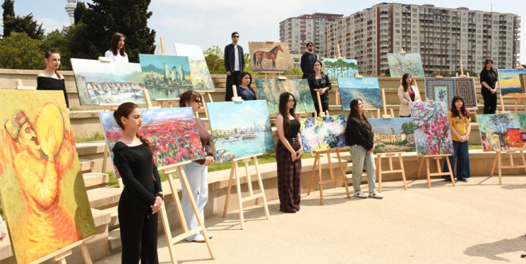 Mərkəzi Nəbatat bağında gənc rəssamların sərgisi keçirilib